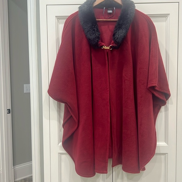 MIXIT red/burgundy one button cape with black faux fur collar. One Size. - Picture 1 of 9